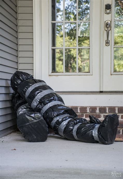 create a fake moving body in a bag for halloween|how to make dead bodies.